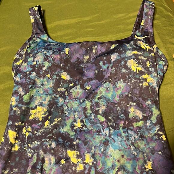 Nike Swim Medium BNWT - Picture 2 of 7